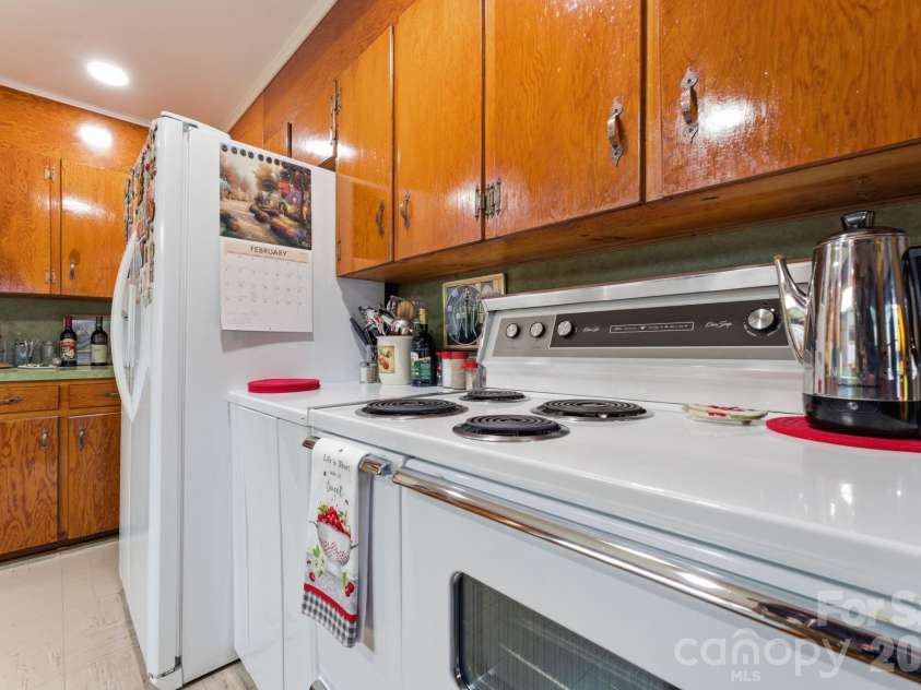 504 Greens Creek Road, Sylva, NC 28779.  MLS# CAR4346934, YatesRealty ID 9289. 