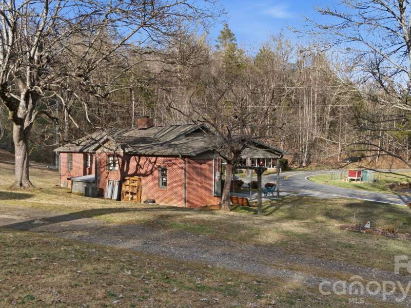 504 Greens Creek Road, Sylva, NC 28779.  MLS# CAR4346934, YatesRealty ID 9289. 
