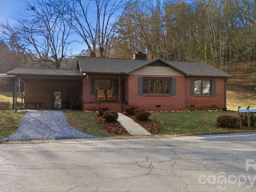 504 Greens Creek Road, Sylva, NC 28779.  MLS# CAR4346934, YatesRealty ID 9289. 