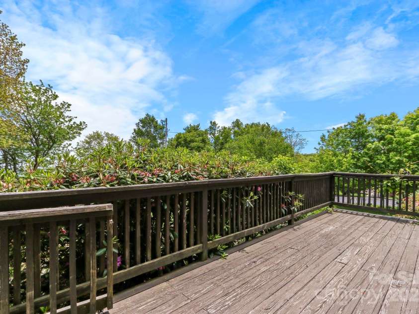 1925 Green Hill Road, Blowing Rock, NC 28605.  MLS# CAR4257812, YatesRealty ID 929. 