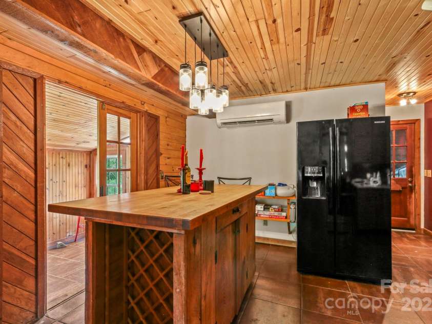 1925 Green Hill Road, Blowing Rock, NC 28605.  MLS# CAR4257812, YatesRealty ID 929. 