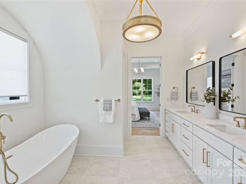 5010 Ohm Lane, Charlotte, NC 28270.  MLS# CAR4306618, YatesRealty ID 929. 