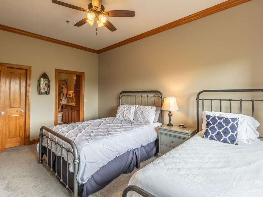 564 Sawgrass Drive, Whittier, NC 28789.  MLS# CAR4061417, YatesRealty ID 929. 