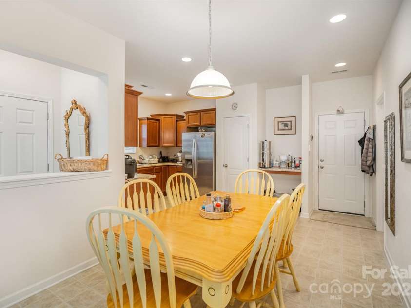 14423 Glendon Hall Lane, Charlotte, NC 28262.  MLS# CAR4201453, YatesRealty ID 9290. 