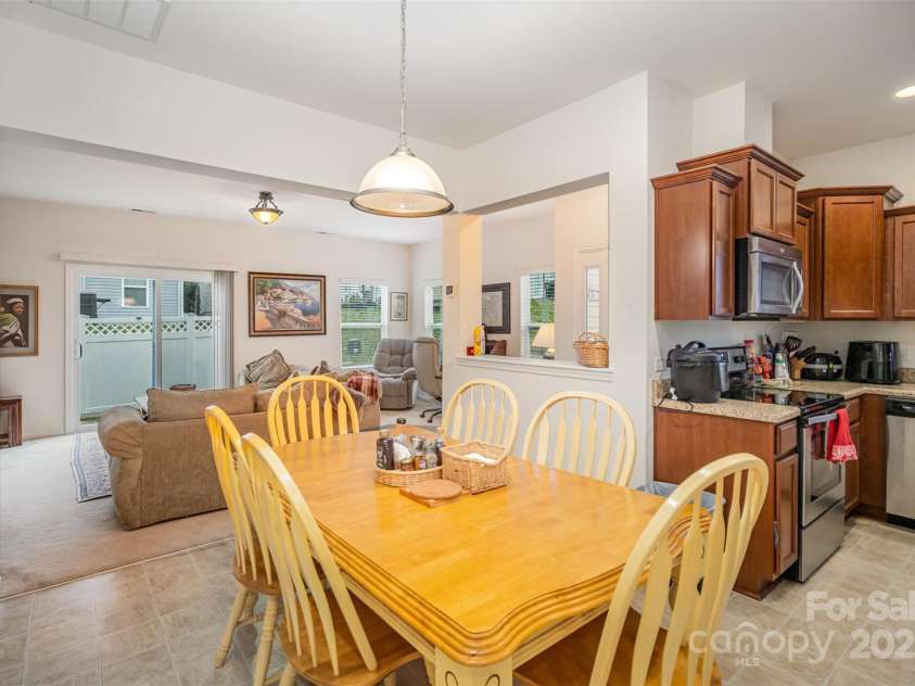 14423 Glendon Hall Lane, Charlotte, NC 28262.  MLS# CAR4201453, YatesRealty ID 9290. 