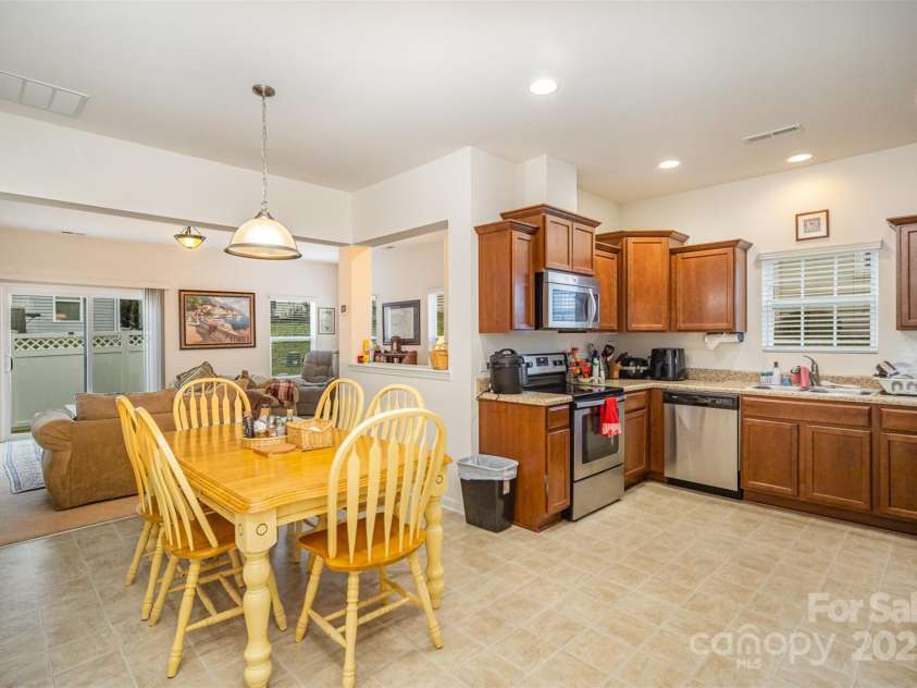 14423 Glendon Hall Lane, Charlotte, NC 28262.  MLS# CAR4201453, YatesRealty ID 9290. 
