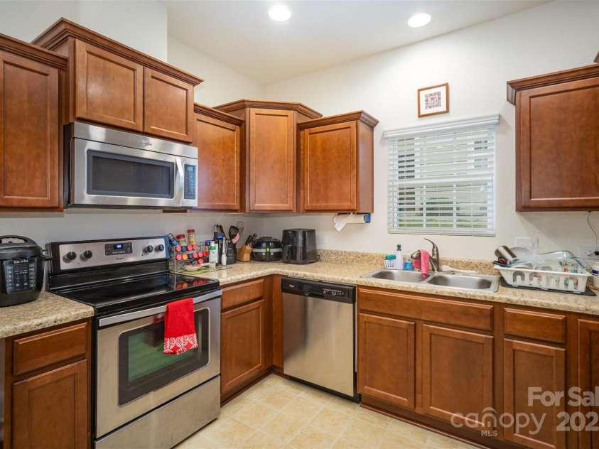14423 Glendon Hall Lane, Charlotte, NC 28262.  MLS# CAR4201453, YatesRealty ID 9290. 
