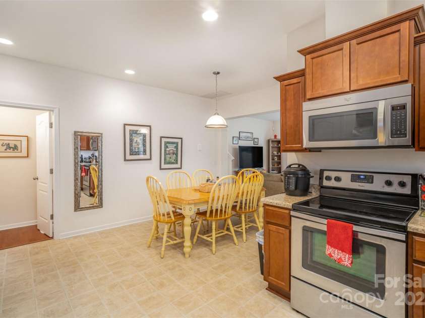 14423 Glendon Hall Lane, Charlotte, NC 28262.  MLS# CAR4201453, YatesRealty ID 9290. 