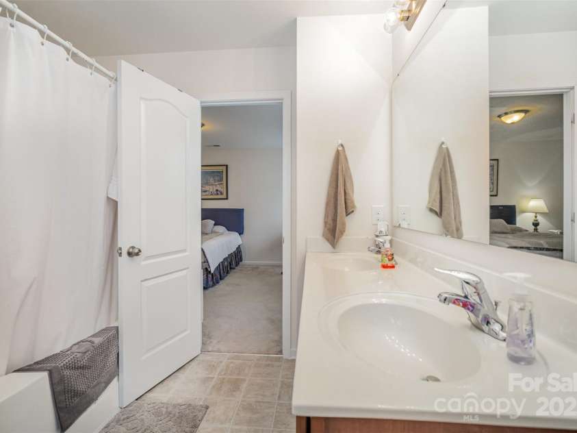 14423 Glendon Hall Lane, Charlotte, NC 28262.  MLS# CAR4201453, YatesRealty ID 9290. 
