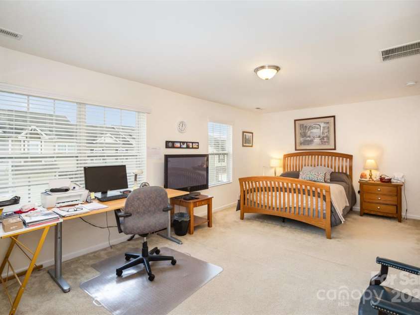 14423 Glendon Hall Lane, Charlotte, NC 28262.  MLS# CAR4201453, YatesRealty ID 9290. 