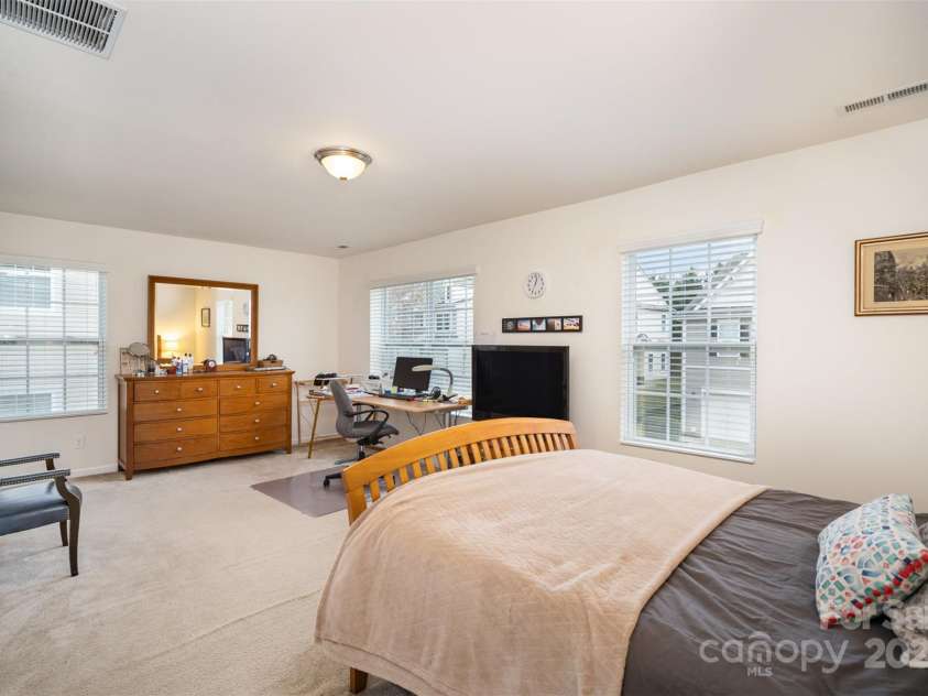 14423 Glendon Hall Lane, Charlotte, NC 28262.  MLS# CAR4201453, YatesRealty ID 9290. 