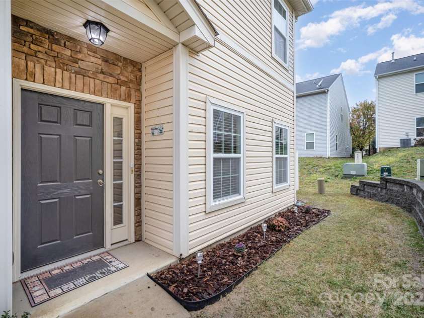 14423 Glendon Hall Lane, Charlotte, NC 28262.  MLS# CAR4201453, YatesRealty ID 9290. 