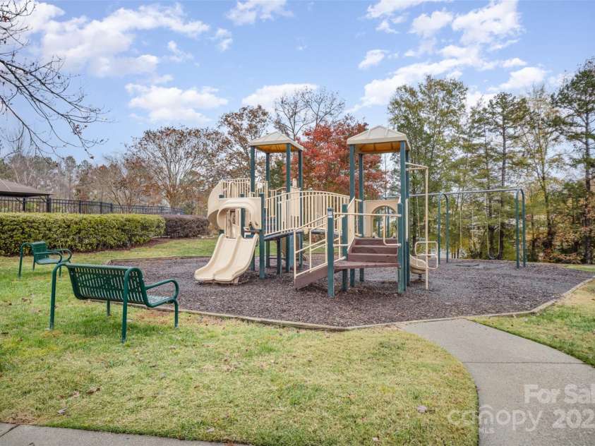 14423 Glendon Hall Lane, Charlotte, NC 28262.  MLS# CAR4201453, YatesRealty ID 9290. 