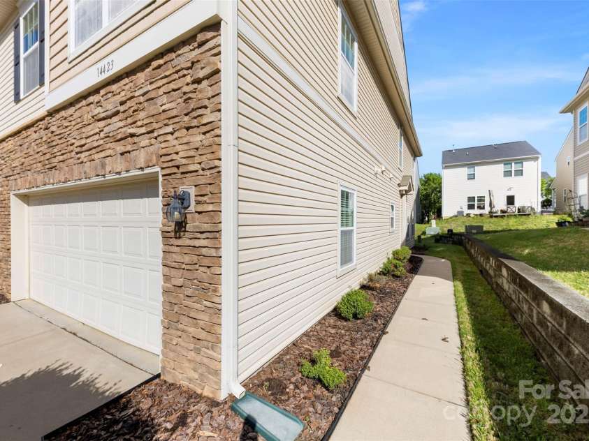 14423 Glendon Hall Lane, Charlotte, NC 28262.  MLS# CAR4201453, YatesRealty ID 9290. 