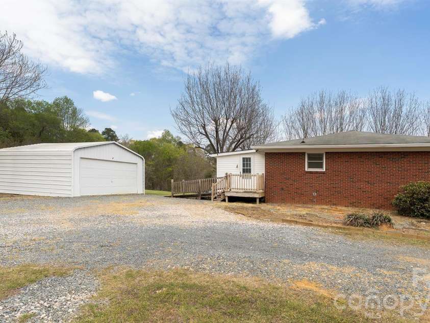 2700 Mount Pleasant Road, Mount Pleasant, NC 28124.  MLS# CAR4366497, YatesRealty ID 9290. 