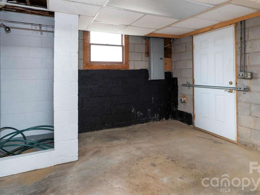 2700 Mount Pleasant Road, Mount Pleasant, NC 28124.  MLS# CAR4366497, YatesRealty ID 9290. 