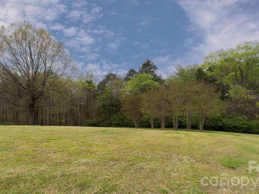 2700 Mount Pleasant Road, Mount Pleasant, NC 28124.  MLS# CAR4366497, YatesRealty ID 9290. 