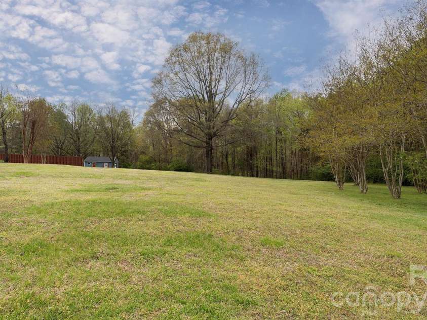 2700 Mount Pleasant Road, Mount Pleasant, NC 28124.  MLS# CAR4366497, YatesRealty ID 9290. 