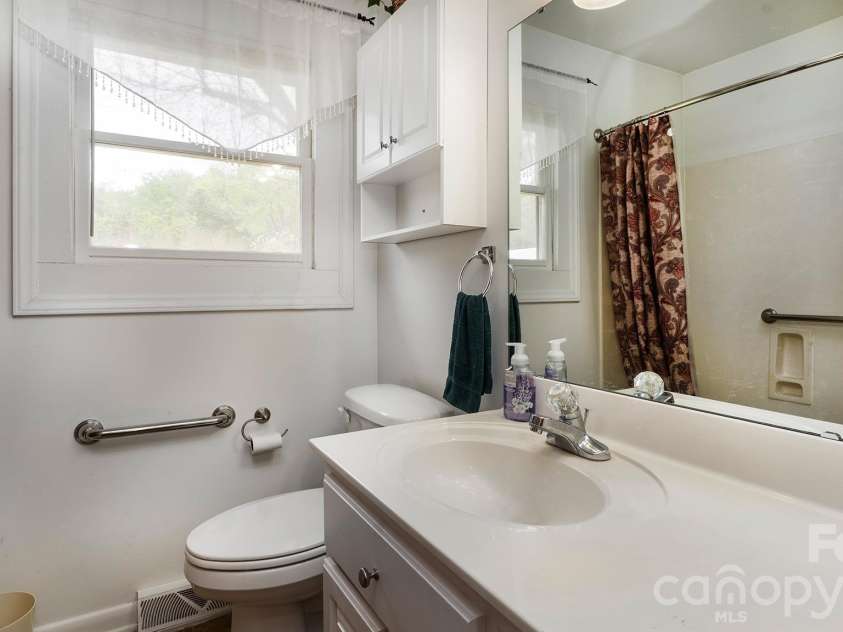 2700 Mount Pleasant Road, Mount Pleasant, NC 28124.  MLS# CAR4366497, YatesRealty ID 9290. Full bath