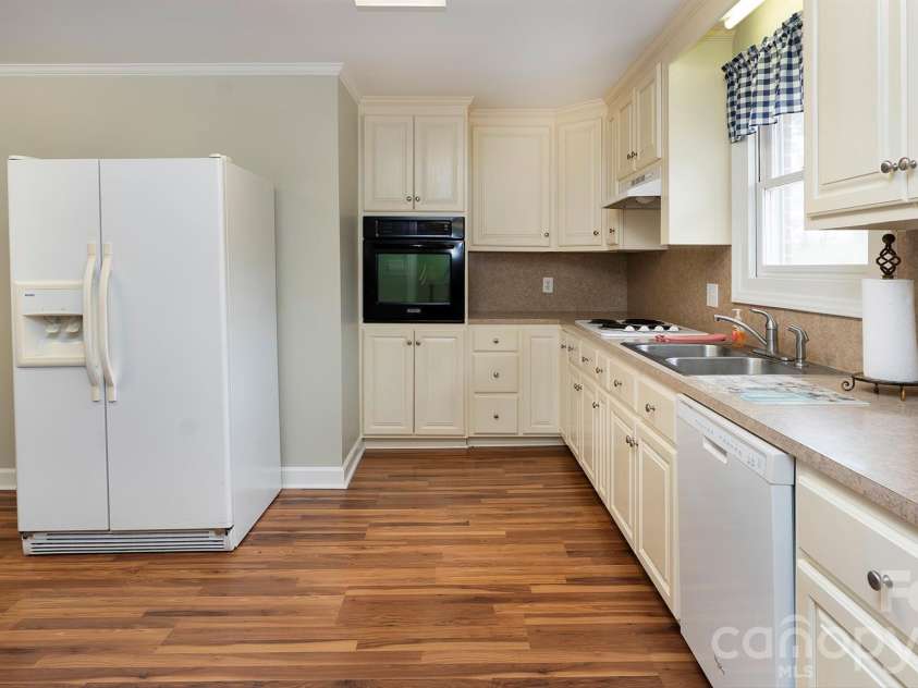 2700 Mount Pleasant Road, Mount Pleasant, NC 28124.  MLS# CAR4366497, YatesRealty ID 9290. Kitchen