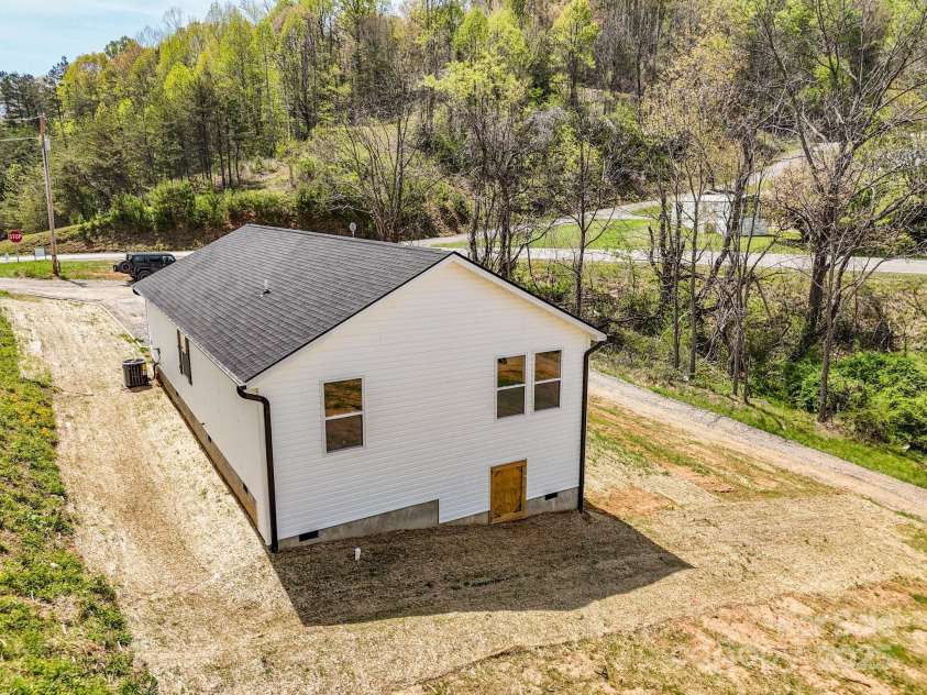 4 Meadows Town Road, Leicester, NC 28748.  MLS# CAR4228016, YatesRealty ID 9291. 
