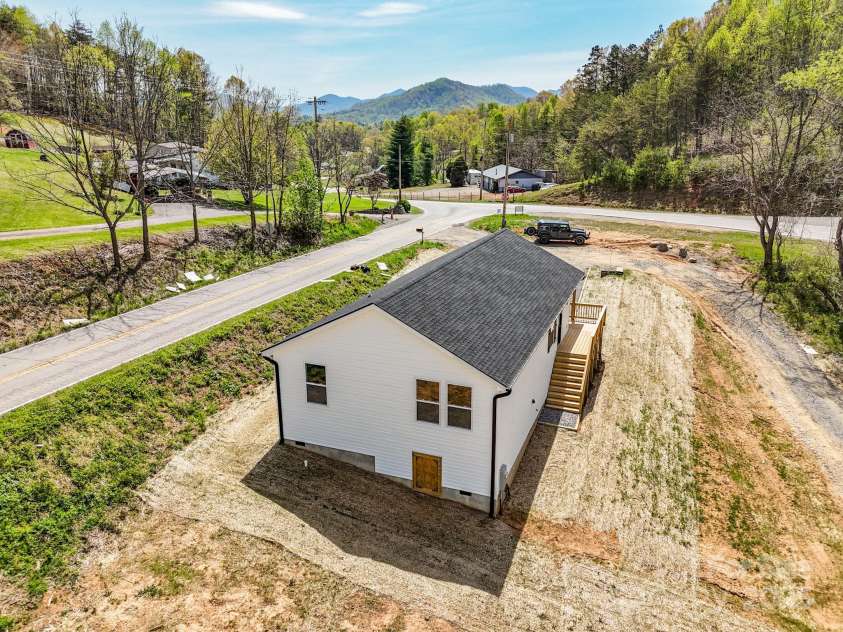 4 Meadows Town Road, Leicester, NC 28748.  MLS# CAR4228016, YatesRealty ID 9291. 