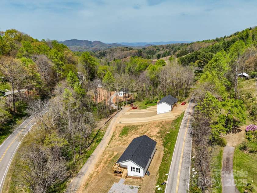 4 Meadows Town Road, Leicester, NC 28748.  MLS# CAR4228016, YatesRealty ID 9291. 