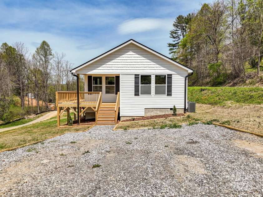 4 Meadows Town Road, Leicester, NC 28748.  MLS# CAR4228016, YatesRealty ID 9291. 