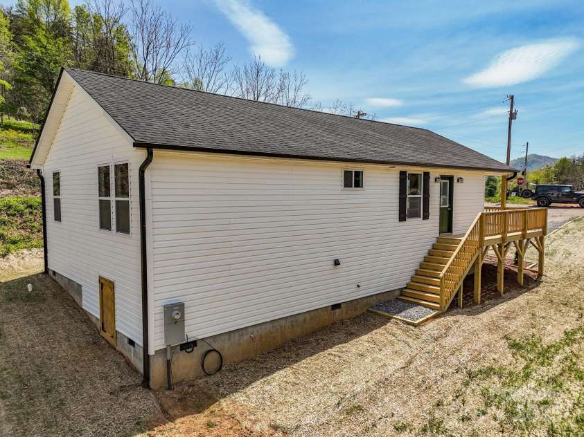 4 Meadows Town Road, Leicester, NC 28748.  MLS# CAR4228016, YatesRealty ID 9291. 