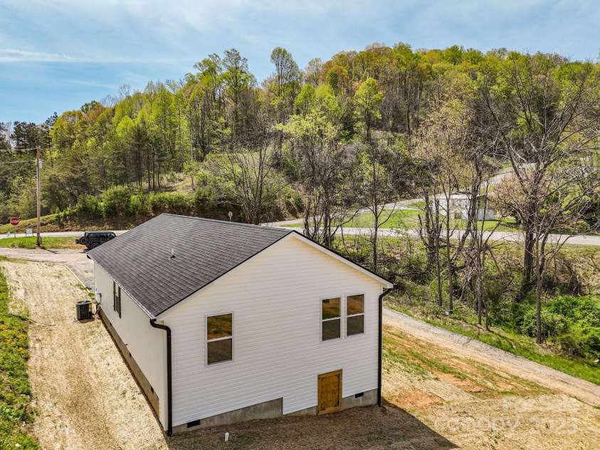 4 Meadows Town Road, Leicester, NC 28748.  MLS# CAR4228016, YatesRealty ID 9291. 