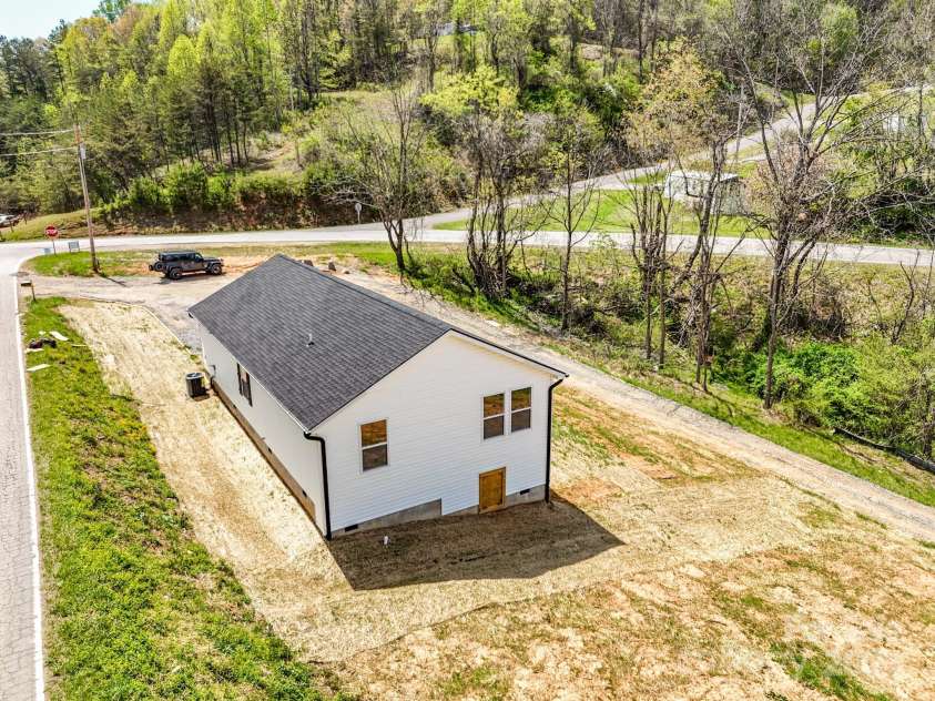 4 Meadows Town Road, Leicester, NC 28748.  MLS# CAR4228016, YatesRealty ID 9291. 