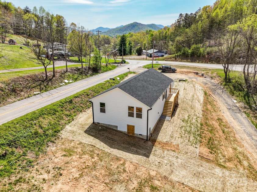 4 Meadows Town Road, Leicester, NC 28748.  MLS# CAR4228016, YatesRealty ID 9291. 