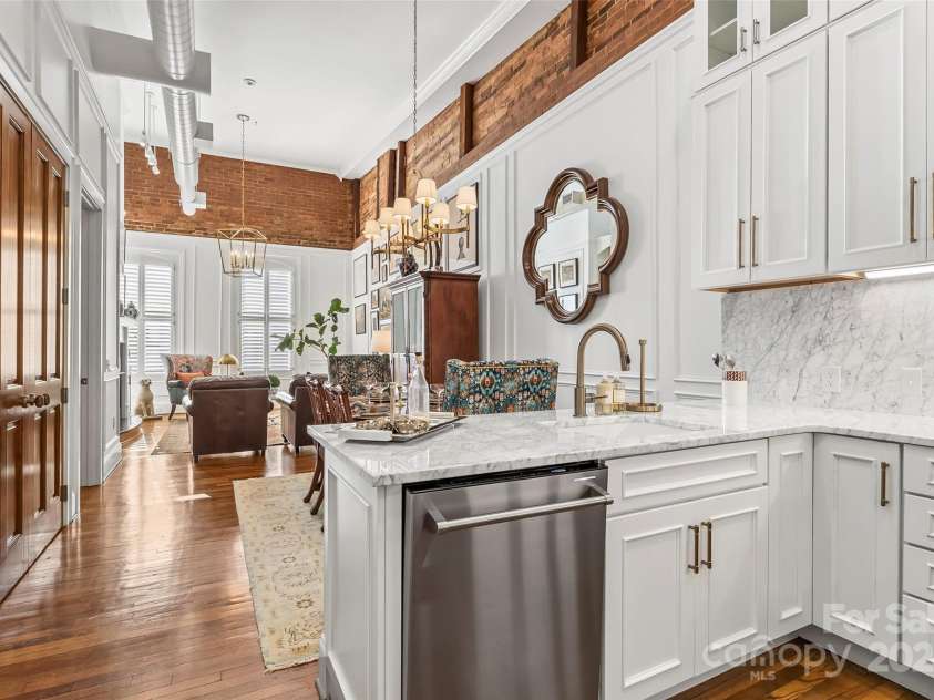 118 Union Street, Morganton, NC 28655.  MLS# CAR4193583, YatesRealty ID 9292. 