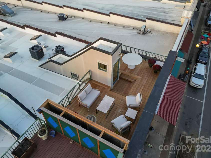 118 Union Street, Morganton, NC 28655.  MLS# CAR4193583, YatesRealty ID 9292. 