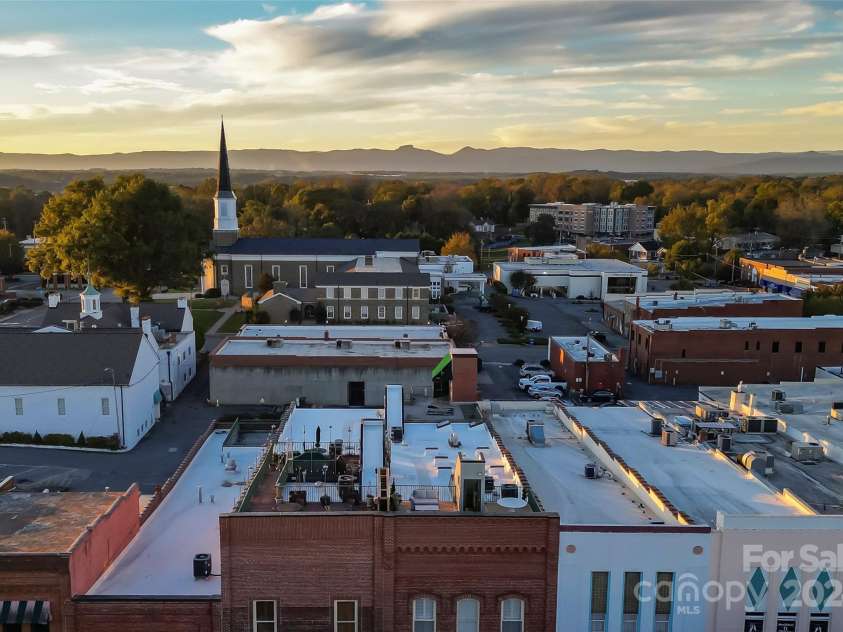 118 Union Street, Morganton, NC 28655.  MLS# CAR4193583, YatesRealty ID 9292. 