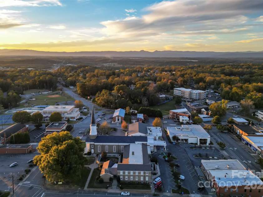 118 Union Street, Morganton, NC 28655.  MLS# CAR4193583, YatesRealty ID 9292. 