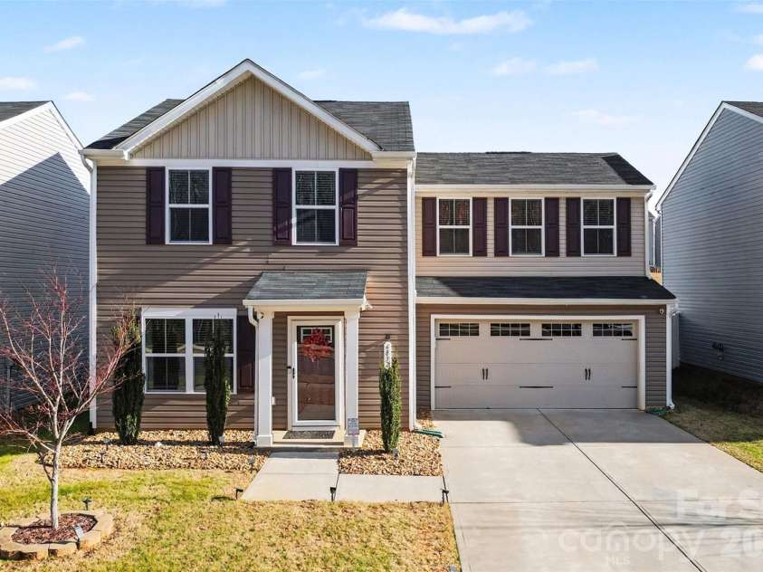 6832 Ludell Lane, Charlotte, NC 28215.  MLS# CAR4336216, YatesRealty ID 9292. 