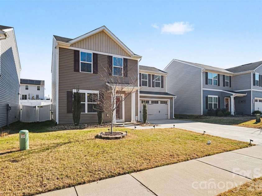 6832 Ludell Lane, Charlotte, NC 28215.  MLS# CAR4336216, YatesRealty ID 9292. 