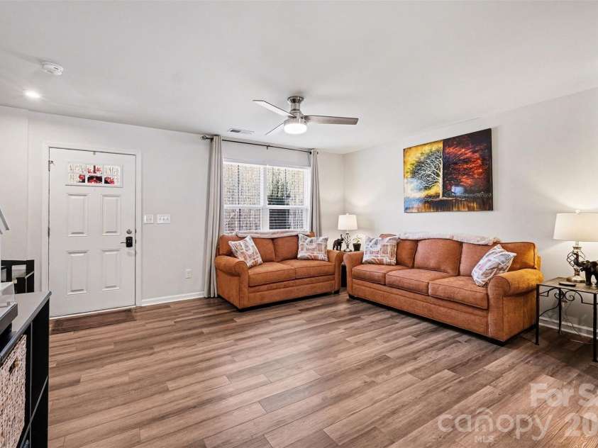 6832 Ludell Lane, Charlotte, NC 28215.  MLS# CAR4336216, YatesRealty ID 9292. 