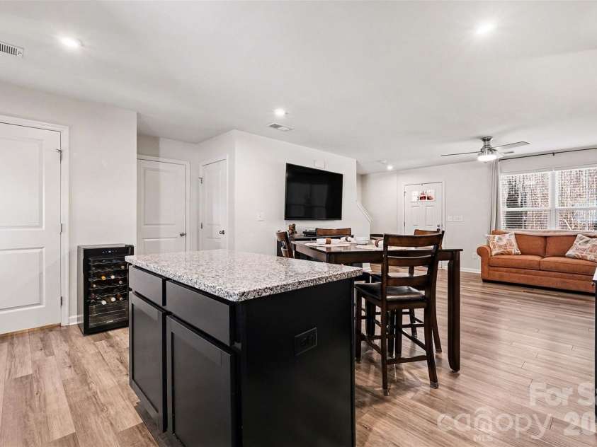 6832 Ludell Lane, Charlotte, NC 28215.  MLS# CAR4336216, YatesRealty ID 9292. 