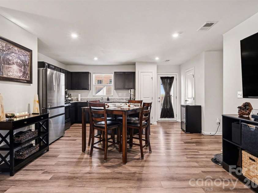 6832 Ludell Lane, Charlotte, NC 28215.  MLS# CAR4336216, YatesRealty ID 9292. 
