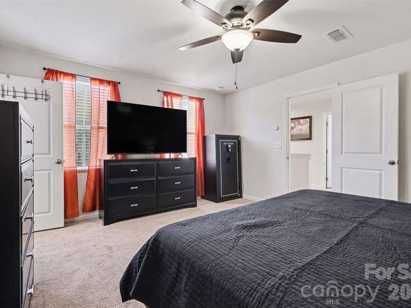 6832 Ludell Lane, Charlotte, NC 28215.  MLS# CAR4336216, YatesRealty ID 9292. 