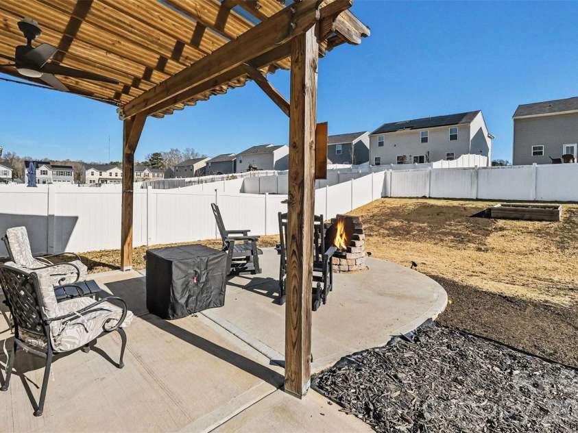 6832 Ludell Lane, Charlotte, NC 28215.  MLS# CAR4336216, YatesRealty ID 9292. 