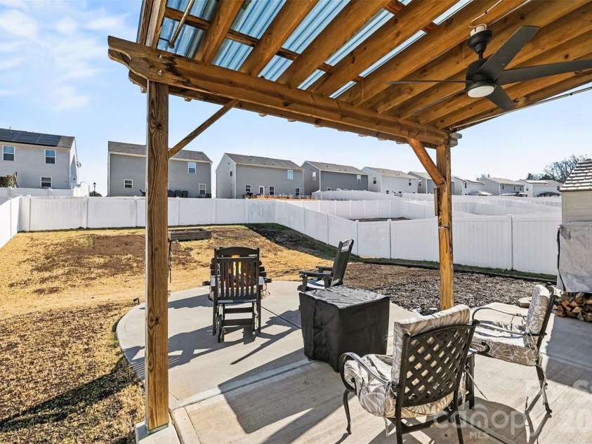 6832 Ludell Lane, Charlotte, NC 28215.  MLS# CAR4336216, YatesRealty ID 9292. 