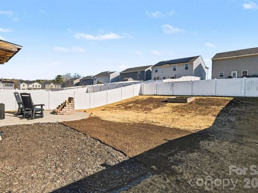 6832 Ludell Lane, Charlotte, NC 28215.  MLS# CAR4336216, YatesRealty ID 9292. 