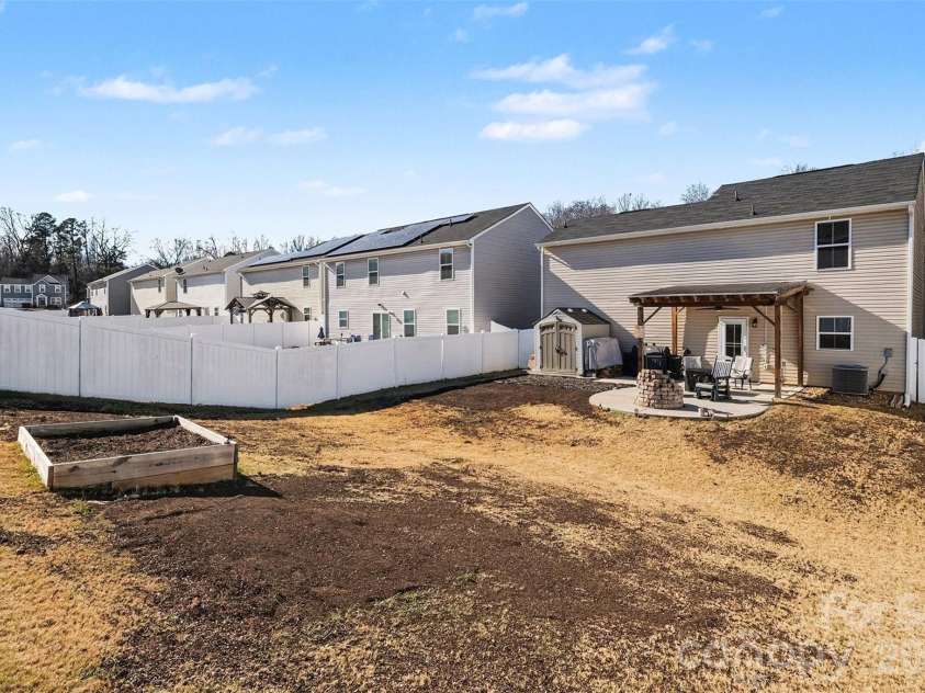 6832 Ludell Lane, Charlotte, NC 28215.  MLS# CAR4336216, YatesRealty ID 9292. 