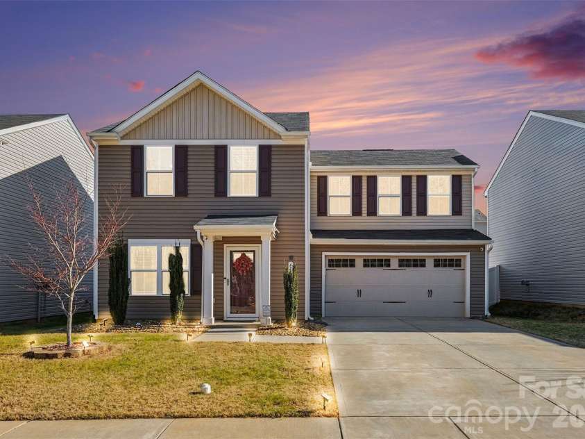 6832 Ludell Lane, Charlotte, NC 28215.  MLS# CAR4336216, YatesRealty ID 9292. 