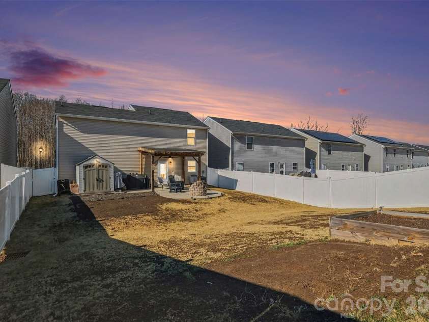 6832 Ludell Lane, Charlotte, NC 28215.  MLS# CAR4336216, YatesRealty ID 9292. 