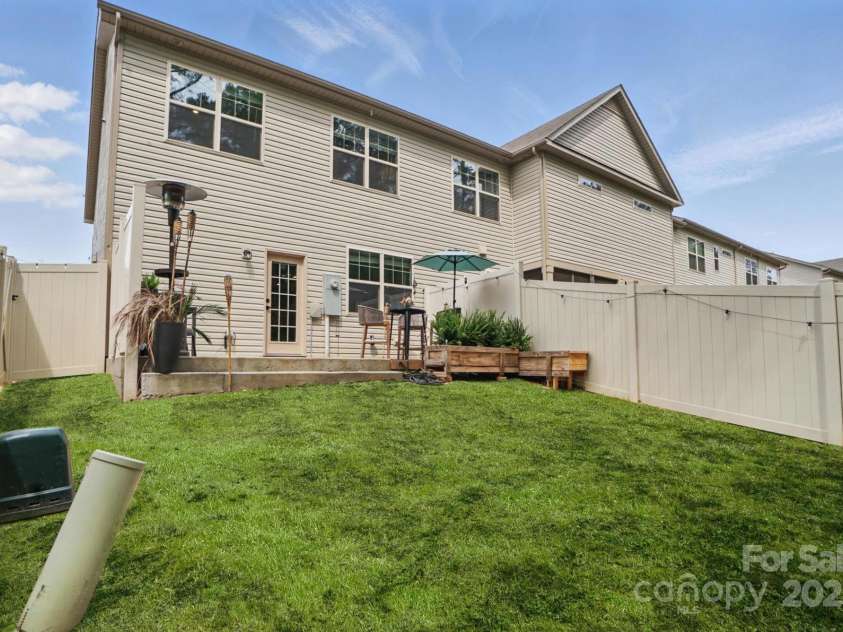 9424 Avery Lilac Lane, Fort Mill, SC 29707.  MLS# CAR4245112, YatesRealty ID 9294. Back yard 2