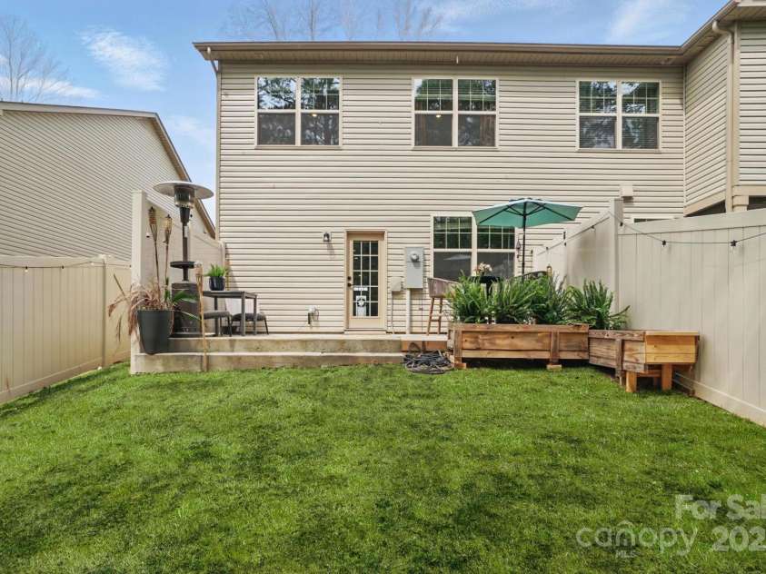 9424 Avery Lilac Lane, Fort Mill, SC 29707.  MLS# CAR4245112, YatesRealty ID 9294. Backyard